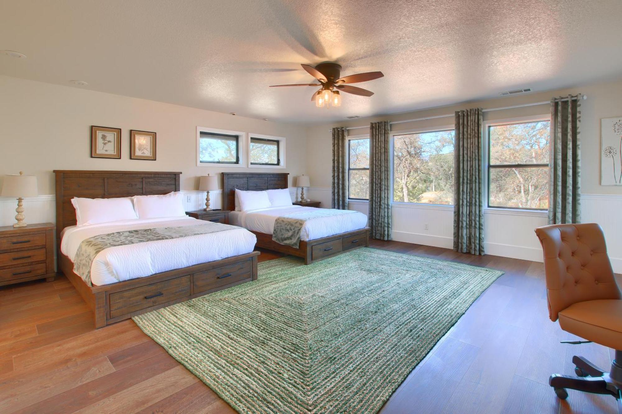 New! Yosemite Mountain Villa, Stunning Views -More オークハースト エクステリア 写真